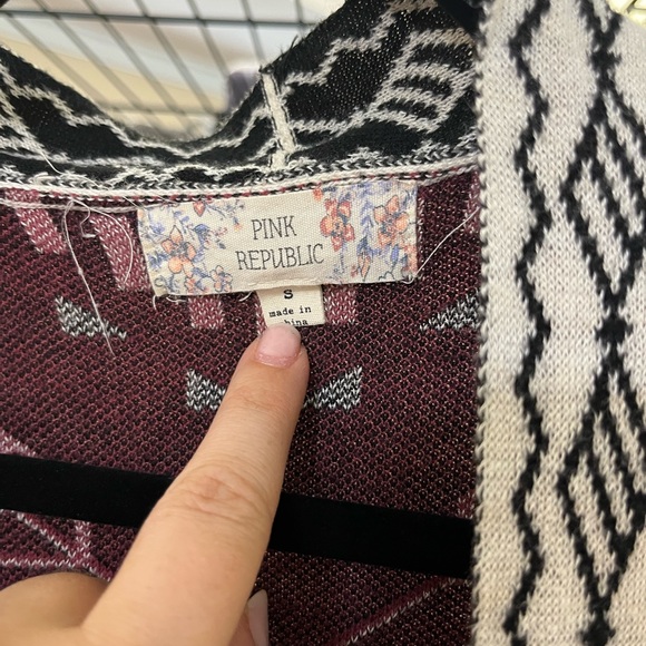 Cardigan - Picture 2 of 4